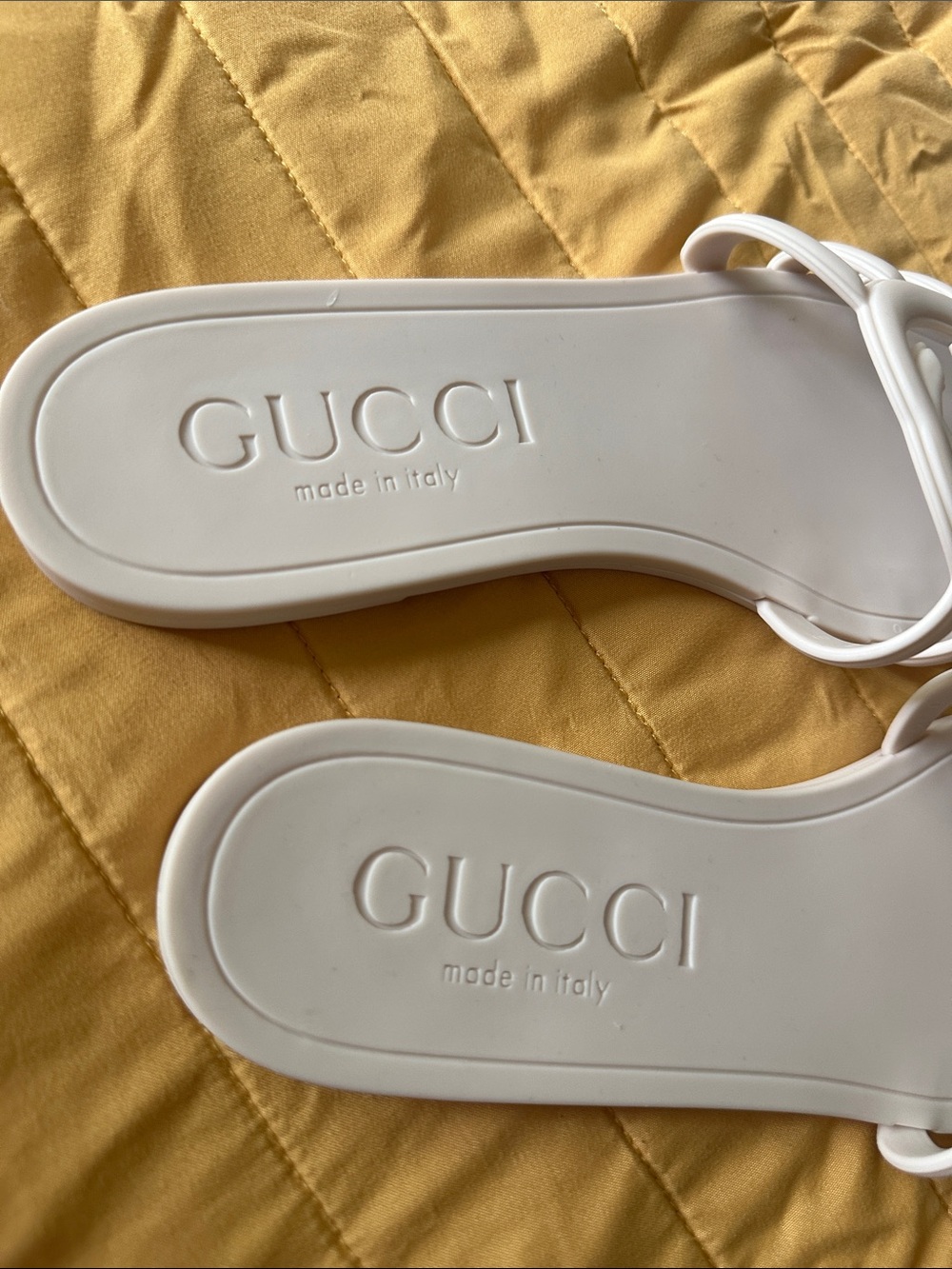 Gucci cream color Interlocking GG Jelly Slide Sandals - Picture 3 of 3